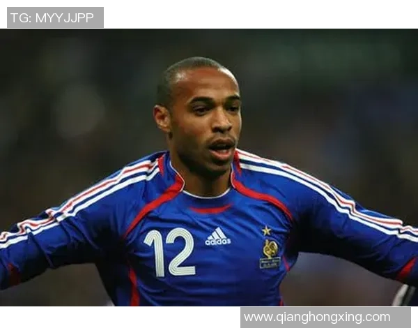 90年代足球巨星风云再现 回顾天下足球经典瞬间与传奇人物 90年代足球巨星风云再现 回顾天下足球经典瞬间与传奇人物