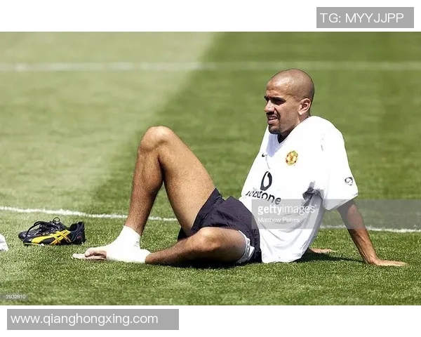 球星小时候没有足球鞋的艰辛历程与奋斗故事