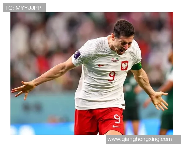 篮球巨星跨界点评绿茵赛场妙语连珠引发球迷热议